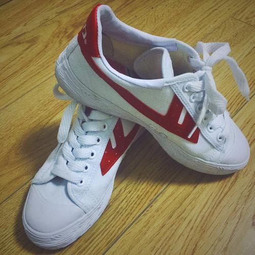 80后的回忆 回力小白鞋