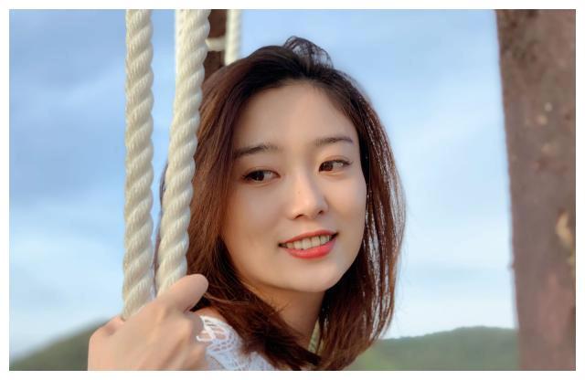 《等着我》主持人舒冬,李七月广受好评,3大原因让他们征服观众