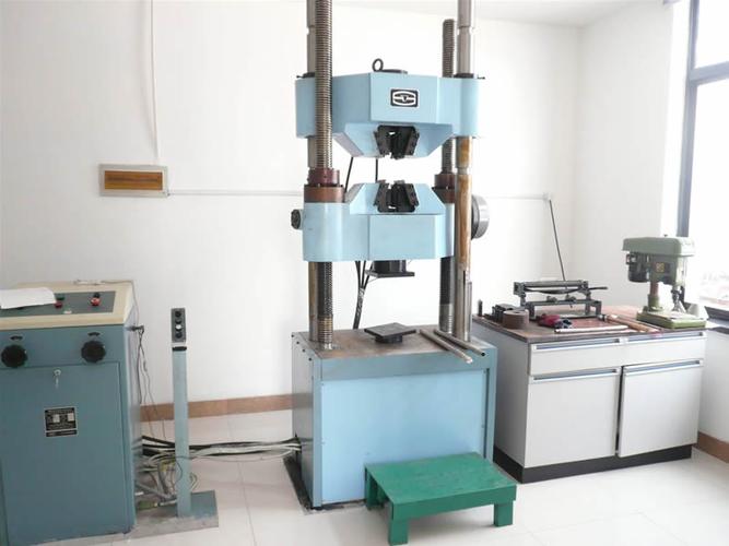 低碳钢拉伸实验