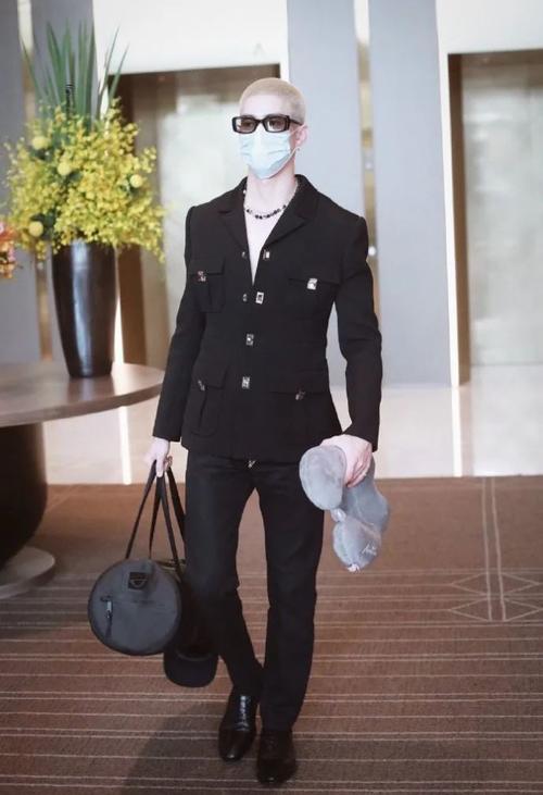 into1机场造型|壁纸,首次集体出行,11种风格,你喜欢谁