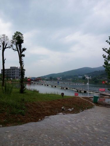 文正湖度假村游:.