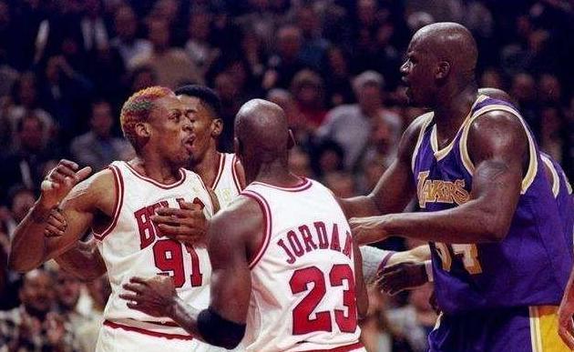 当年罗德曼能防住魔术的奥尼尔?你或许不知道,我们一