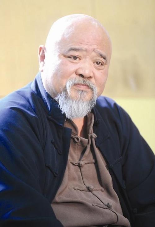李琦代言代言费/李琦经纪人朱先生报价