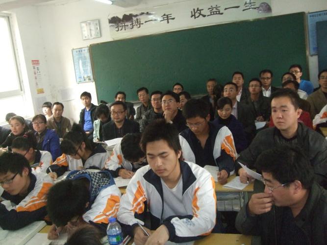 淮南市高中数学名师工作室在淮南九中开展磨课活动