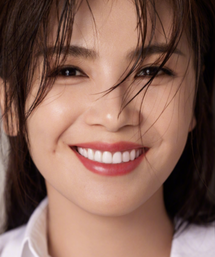 然而,我们只看到刘涛笑后的小眼纹,但对于一个43岁的女人来说,保持