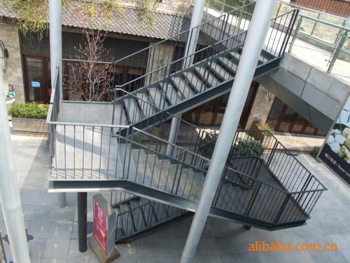 兰州铁艺楼梯扶手牲甘肃哪里有供应热销兰州铁艺楼梯扶手