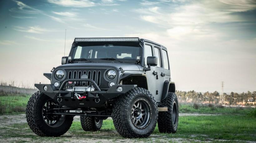 桌面壁纸 汽车壁纸 威武霸气的越野车桌面壁纸 > 威武霸气的越野车