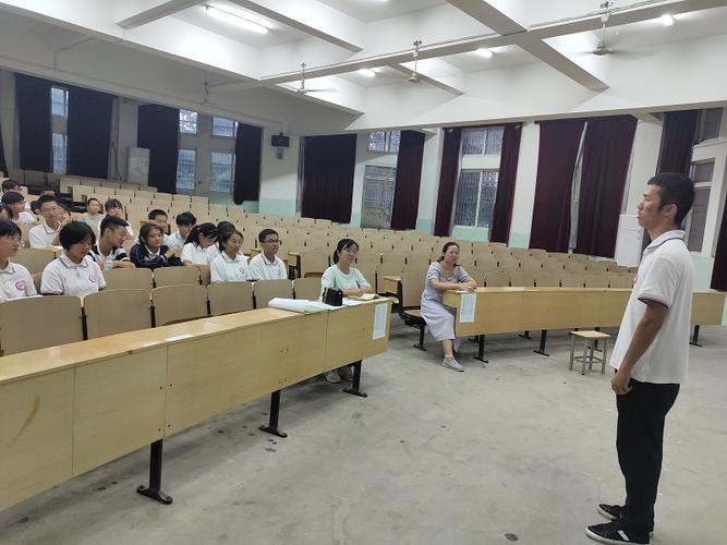 怀宁中学举行学生干部竞聘活动