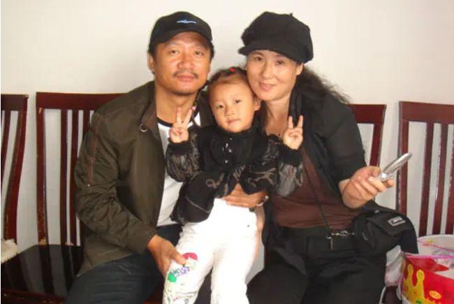 唐鉴军出演《乡村爱情13》,剧里扮演谢广坤招人烦,生活中是暖男