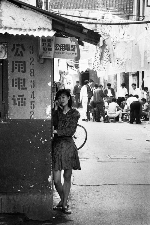 电话亭. 龚建华 摄