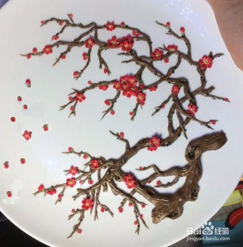 盘上的漂亮梅花