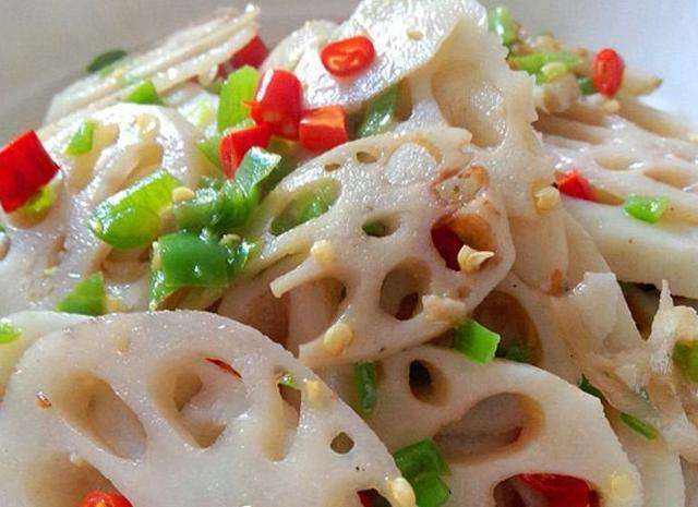 家常小菜:川味家常豆腐,杂菜汤,清炒藕片_做法