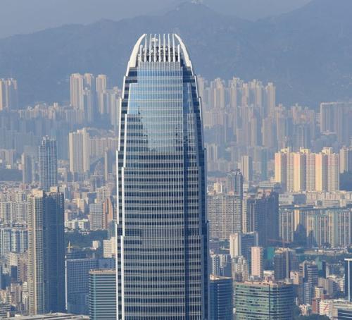 南京绿地紫峰大厦450米5,深圳京基100大厦441米6,广州国际金融中心440