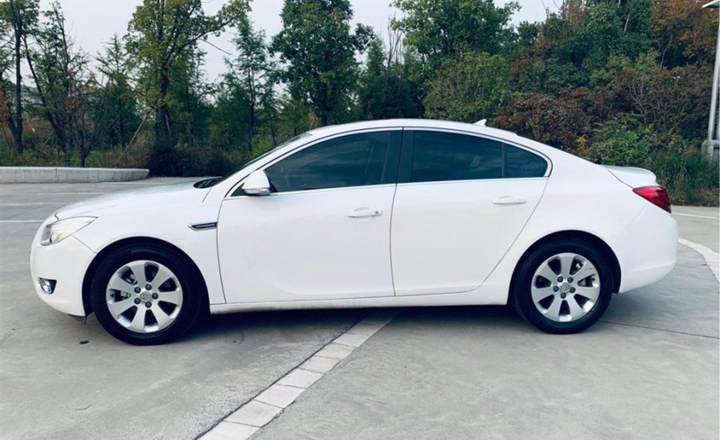 别克君威2010款24l舒适版