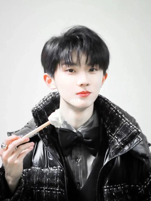 马嘉祺不是偶像,他是我生命中一朵玫瑰花.