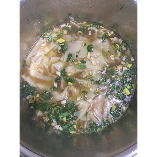 玫瑰花香_7h1s做的酸汤面叶