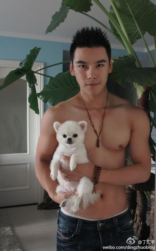 那位帅哥发下,肌肉帅照.