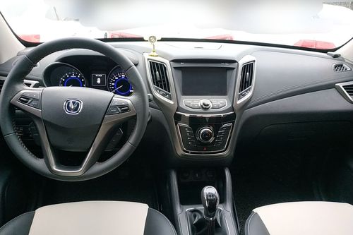 长安cs35 2017款 1.6l 手动尊贵型