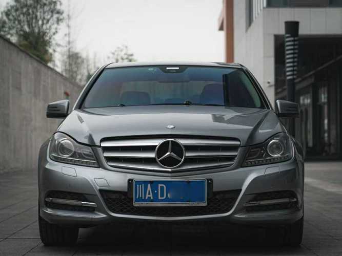 2013年3月奔驰 奔驰c级  2013款 c 260 cgi 时尚型