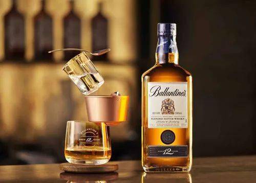 【国际十大威士忌品牌】ballantine"s百龄坛_苏格兰