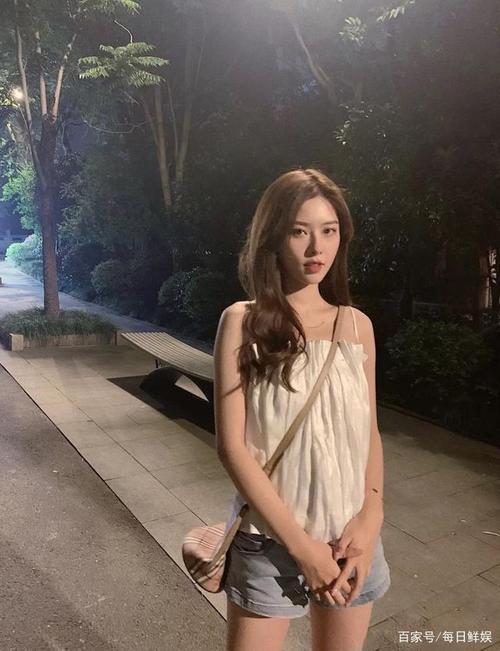 偶然间发现的一位漂亮姐姐,长得实在太温柔了!