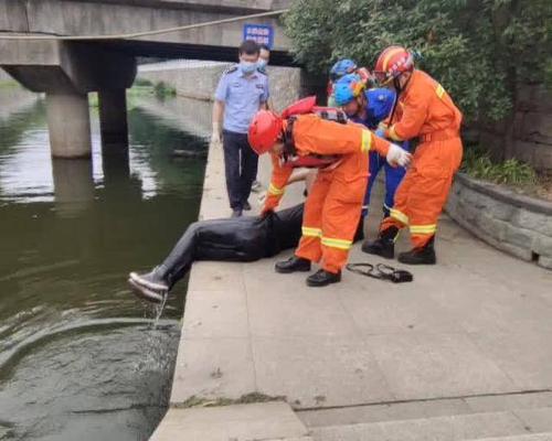 为爱殉情男子溺水身亡