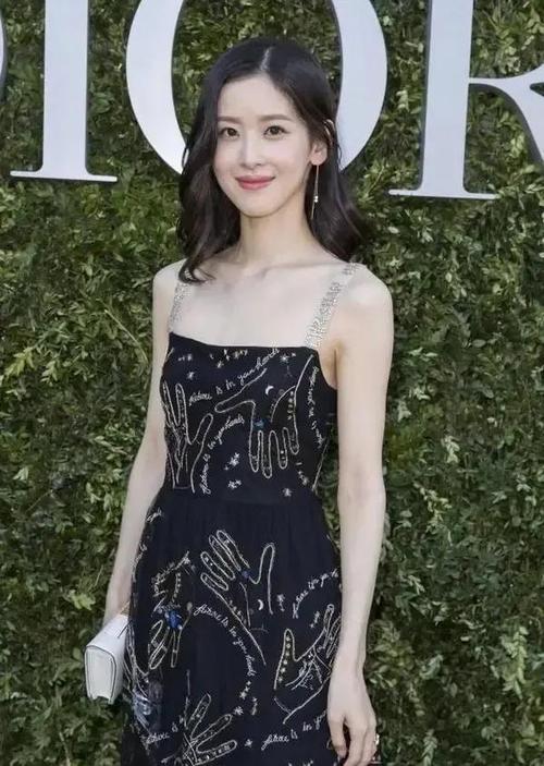 奶茶妹妹章泽天美图合集