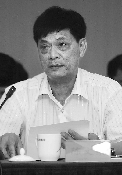     长泰县岩溪镇湖珠村党支部书记 陈文东