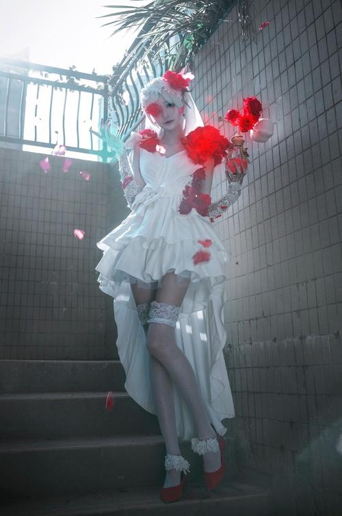 cos第五人格调香师猩红新娘