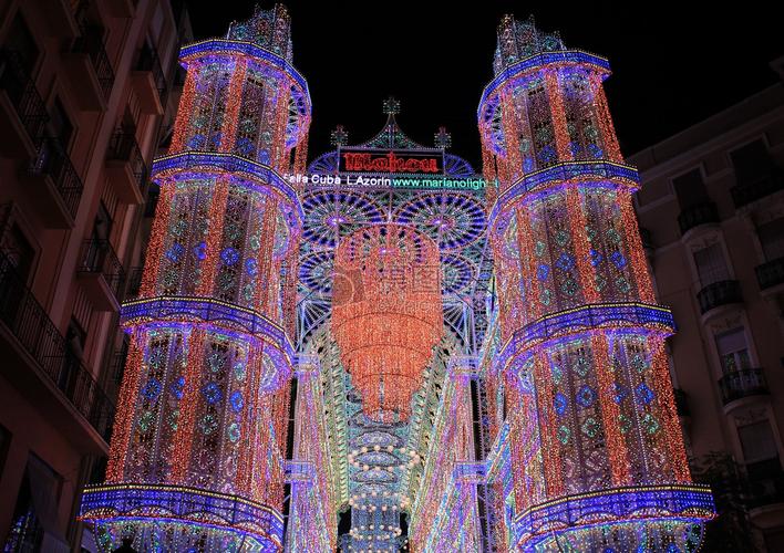 西班牙建筑霓虹灯