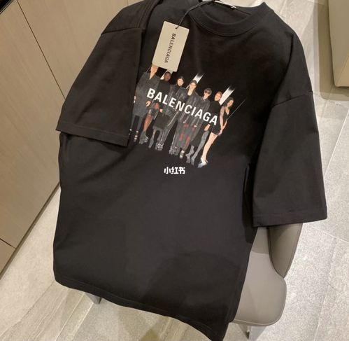 t恤_巴黎世家怎么样_乐队_短袖t恤_搭配_巴黎世家t恤_时尚_穿搭_梢侣