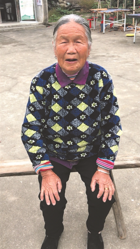 大字不识一个的临海84岁阿婆 成了"方言活字典"