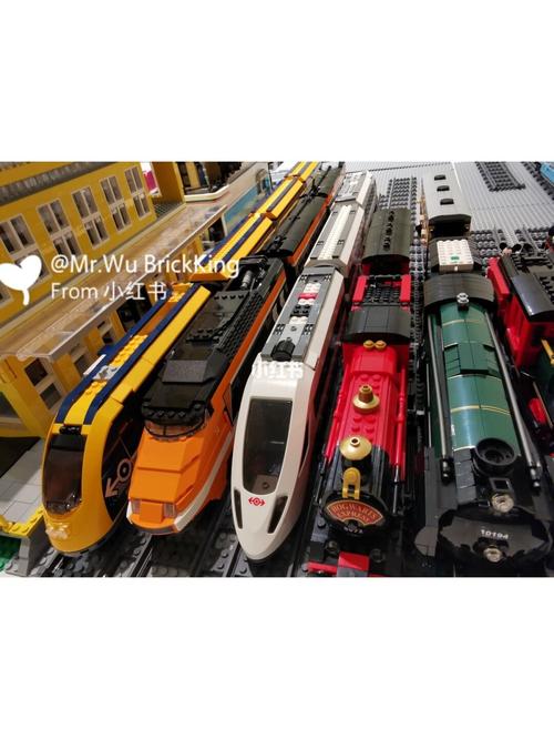 近日在思考扩建乐高城市的火车站,顺便把所有的双轨火车拿出来整理一