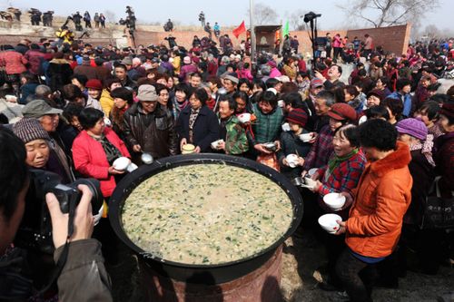 二月二白龙潭千人大锅饭