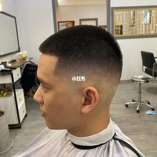 美式短寸美式渐变-男士发型_男士发型_中山攻略_发型
