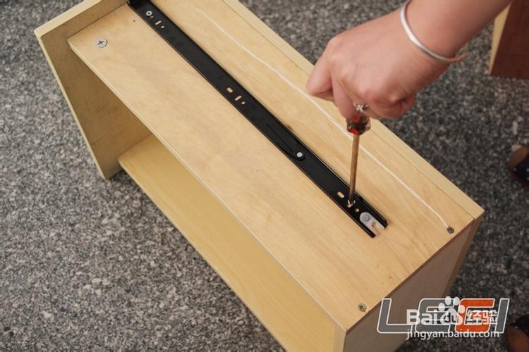 三节抽屉阻尼钢珠滑轨的安装方法,抽屉导轨安装