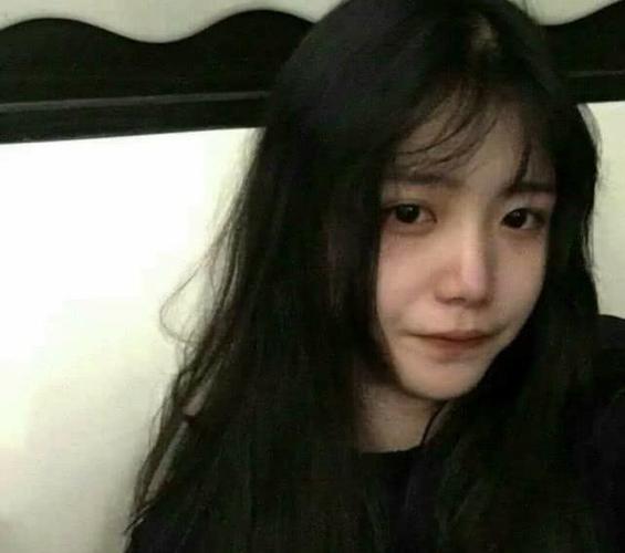 "丧系 心酸"女生头像:等到最后才发现,笑着哭最痛