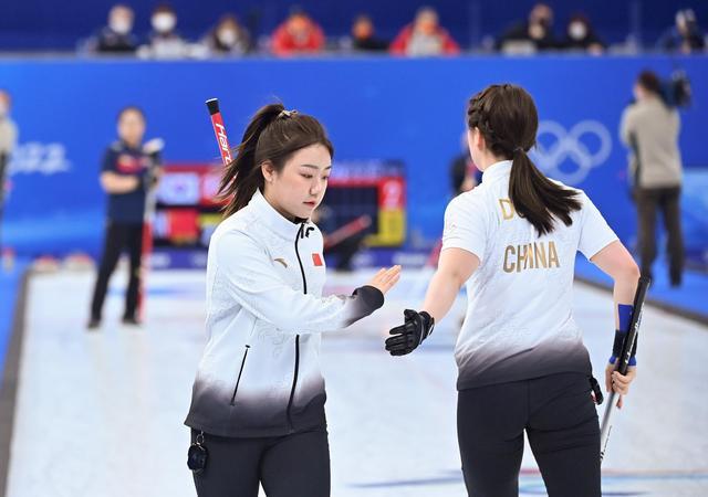北京冬奥会冰壶女子循环赛中国队胜韩国队