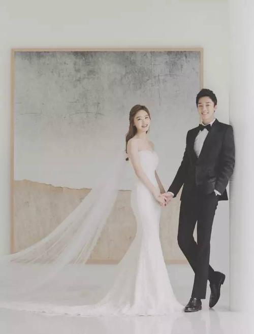 脸大平胸腿粗怎样拍婚纱照好看 拍婚纱照姿势攻略放送