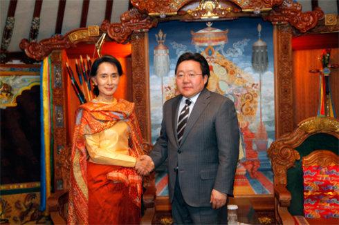 蒙古国总统查.