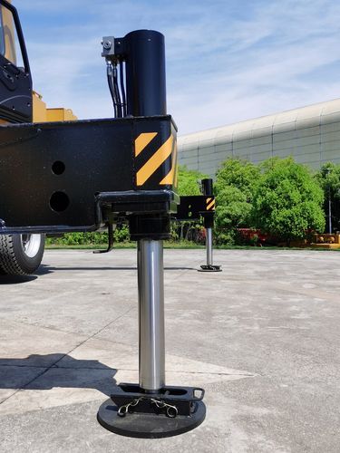 塔吊上下支腿图