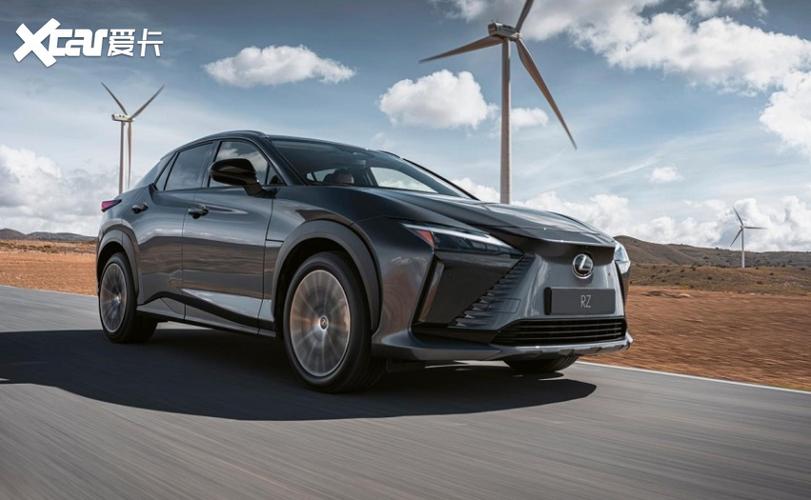 虽然新车是一款纯电车型,但在设计上依然保持了雷克萨斯家族化的风格
