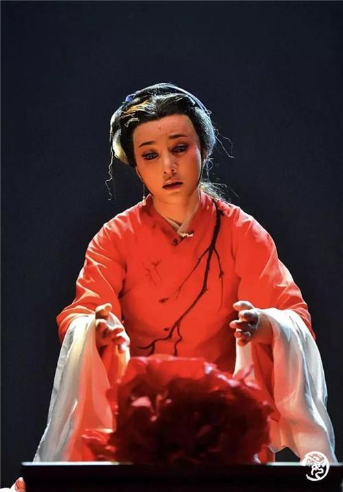 角色不是「演」出来的             96年,郑玉兰考上安庆黄梅戏艺术