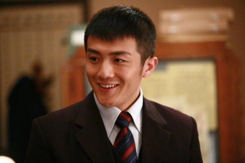 李泽锋疑似为妻子庆生,与儿子互动有爱,"渣男"形象将被摆脱