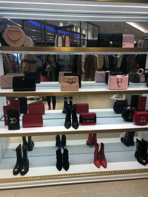 besionia毕索妮(陆家嘴中心店)-"店铺位于浦东南路的.