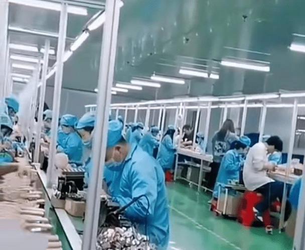 工厂工作,员工干得快就计时干得慢就计件,难怪没人想进厂