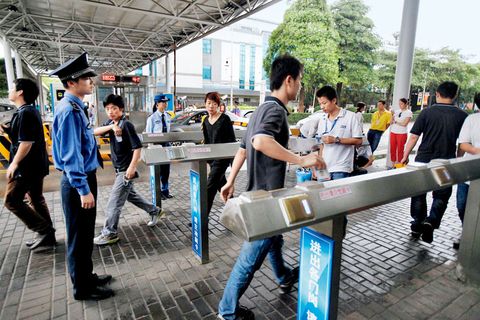 2012年4月27日,深圳龙华富士康工厂.lipo ching/东方ic