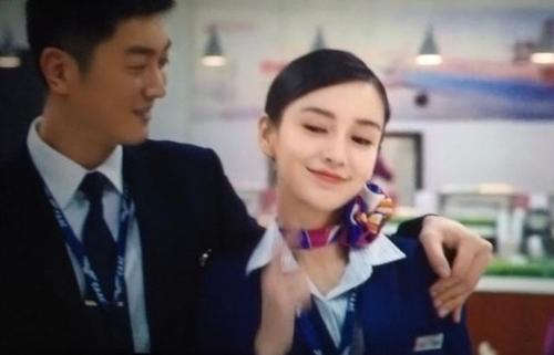 《中国机长》客串演员:李现获赞,杨颖突破演技,图四认