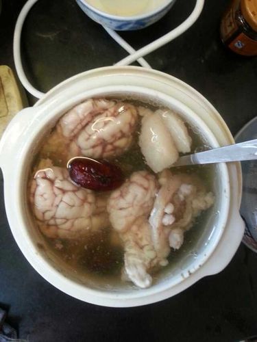 天麻炖猪脑