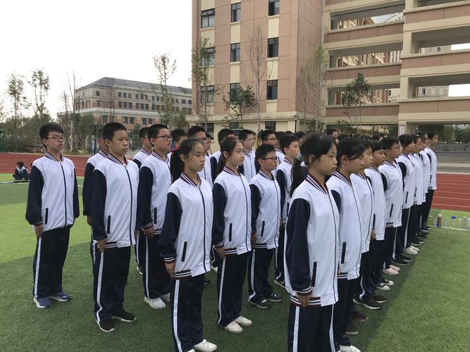 赣州市三中阳明校区七(四)起航班军训合辑